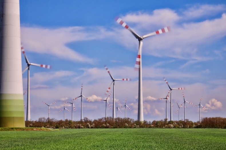 Rząd chce zwiększyć możliwości budowy nowych elektrowni wiatrowych  - ZielonaGospodarka.pl