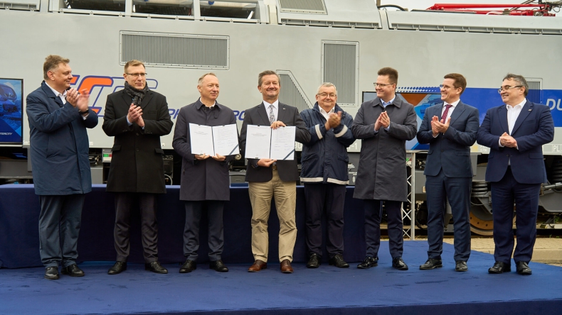 PKP Intercity podpisało kontrakt z PESĄ na 16 lokomotyw hybrydowych za ponad 550 mln zł - ZielonaGospodarka.pl