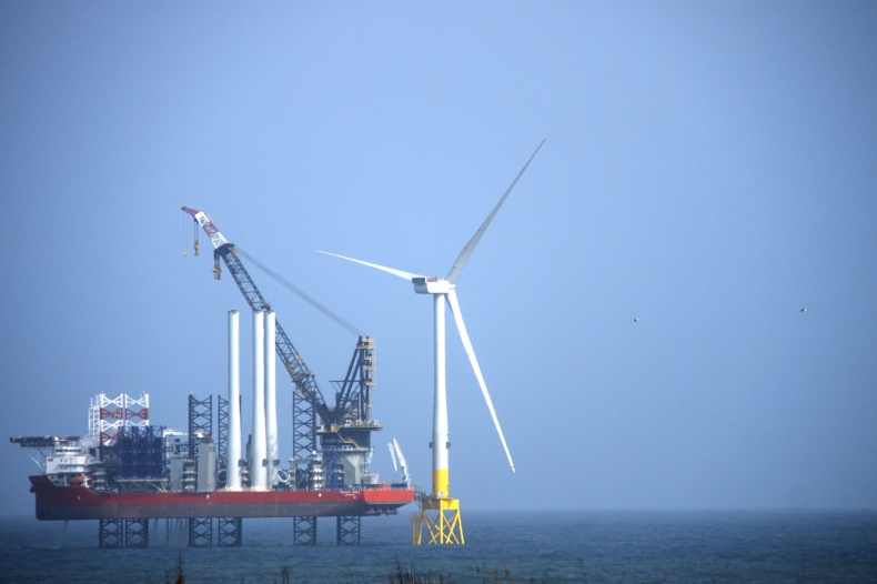 Amerykańska farma offshore wind będzie zbudowana na niemieckich fundamentach  - ZielonaGospodarka.pl