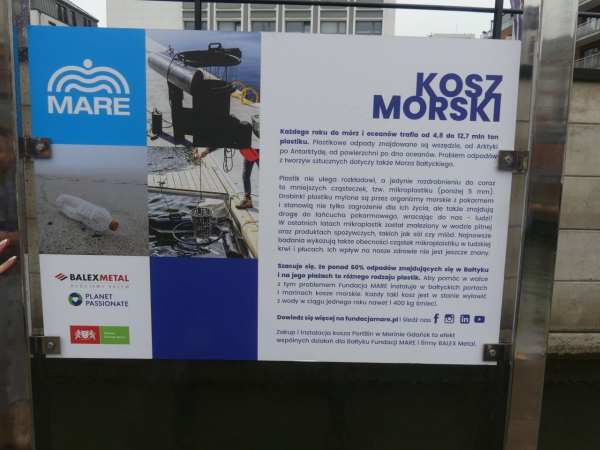 Kosz morski zainstalowano w Gdańsku. Wkrótce w regionie pojawią się kolejne [WIDEO, GALERIA]-ZielonaGospodarka.pl