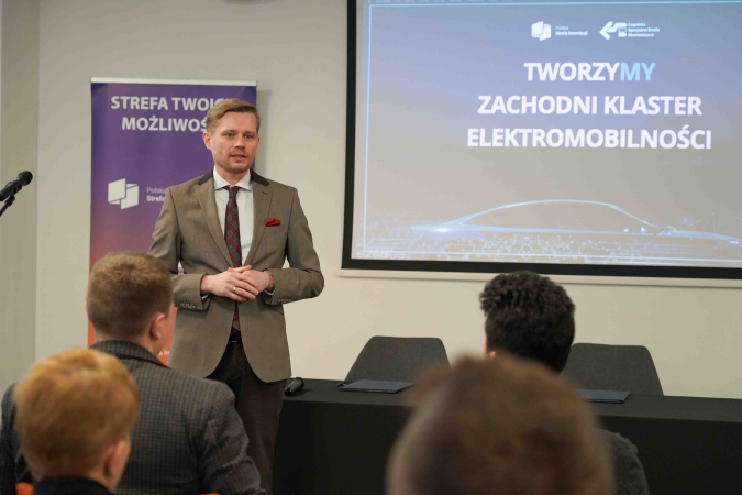Czołowe firmy z branży elektromobilności, nowych technologii i Legnicka Strefa tworzą Zachodni Klaster Elektromobilności [GALERIA]-ZielonaGospodarka.pl