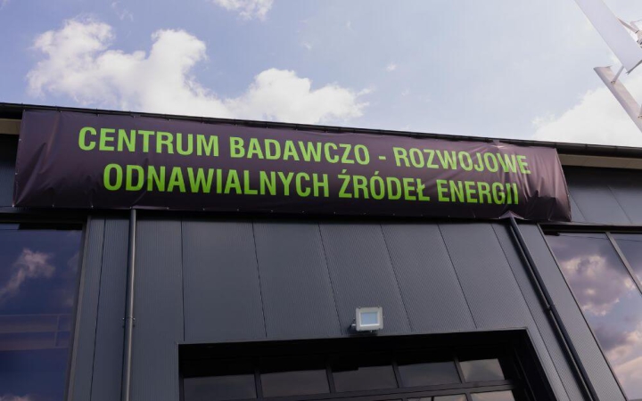 Transformacja energetyczna jako główny priorytet w sektorze odnawialnych źródeł energii. Sympozjum towarzyszyło uroczyste otwarcie Centrum Badawczo-Rozwojowego -ZielonaGospodarka.pl