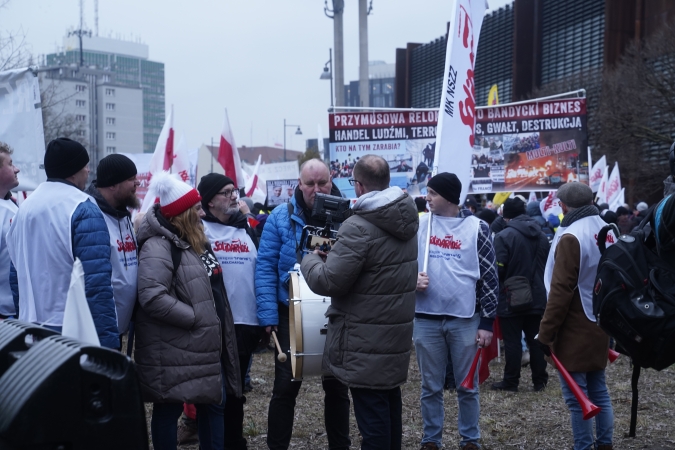 Manifestacja w Gdańsku przeciwko Zielonemu Ładowi. Solidarność chce referendum [WIDEO]-ZielonaGospodarka.pl