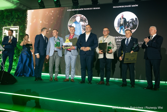 Odpowiedzialna hodowla i dbałość o dobrostan krów. Polska liderem w produkcji mleka (Mleczna Gala 2026)-ZielonaGospodarka.pl