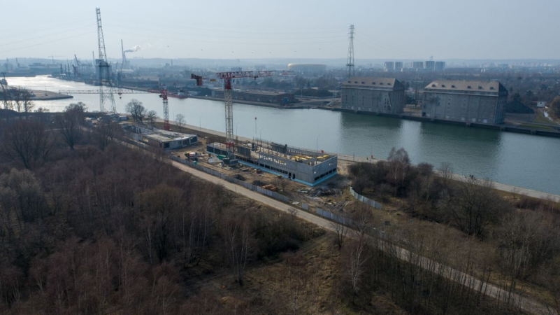 Centrum Offshore UMG rośnie na terenie Portu Gdańsk. Co się dzieje na budowie? [WIDEO]-ZielonaGospodarka.pl